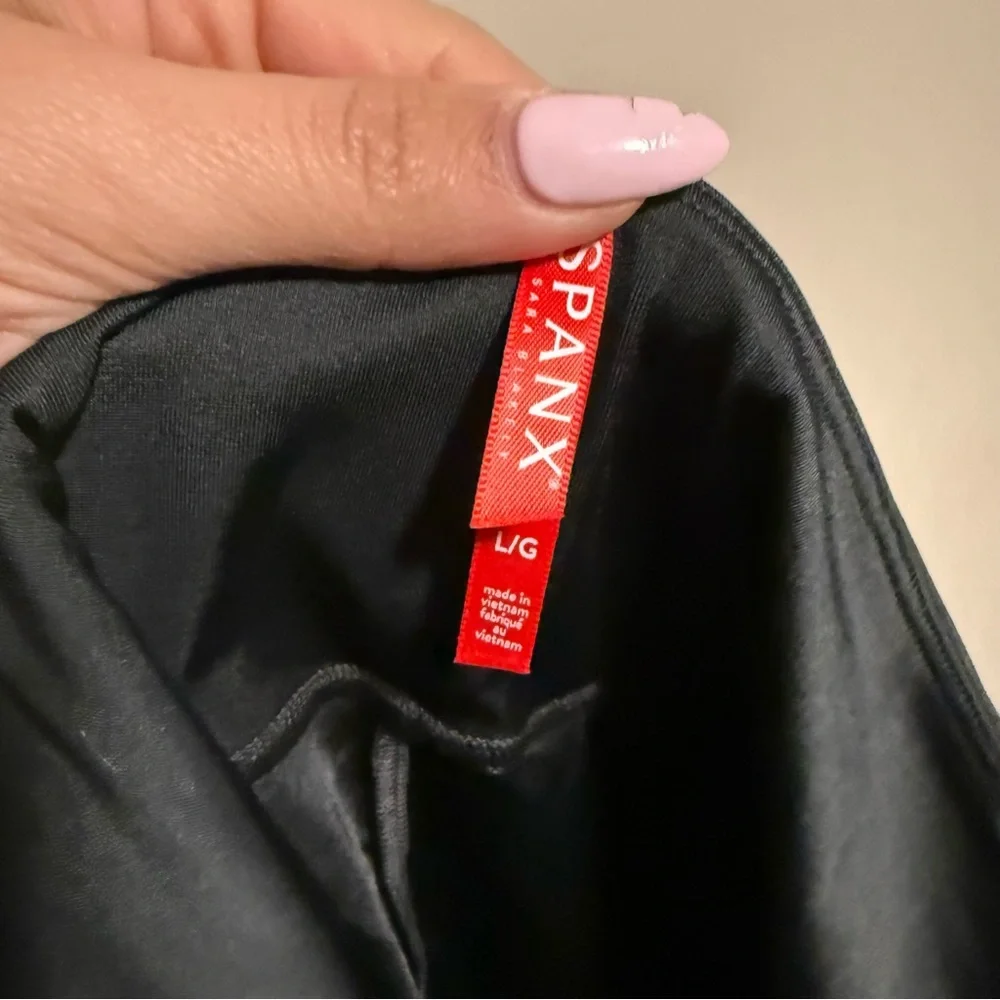 Spanx Faux Leather Quilted Legging in Very Black- Size Large